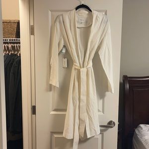Aritzia white Stacy Jacket XS lightweight NWT